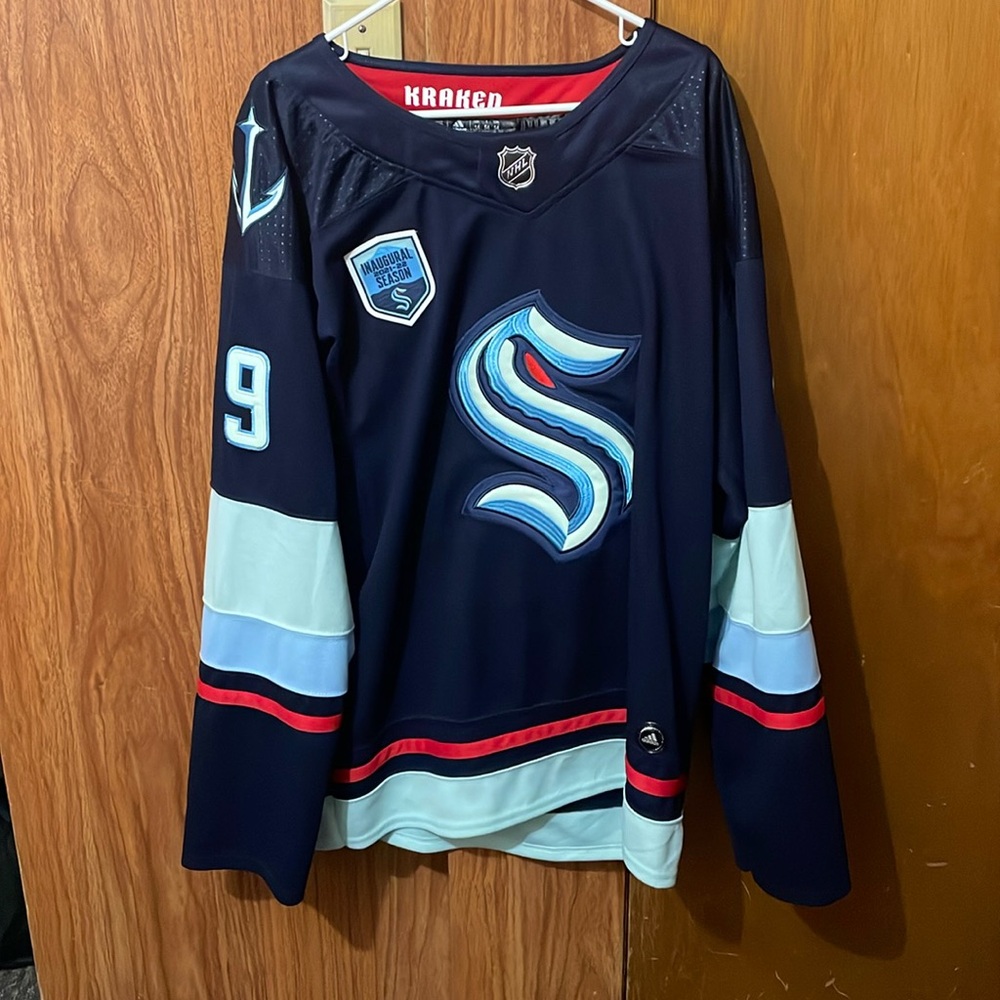Seattle Kraken jersey sz XL #9 donato